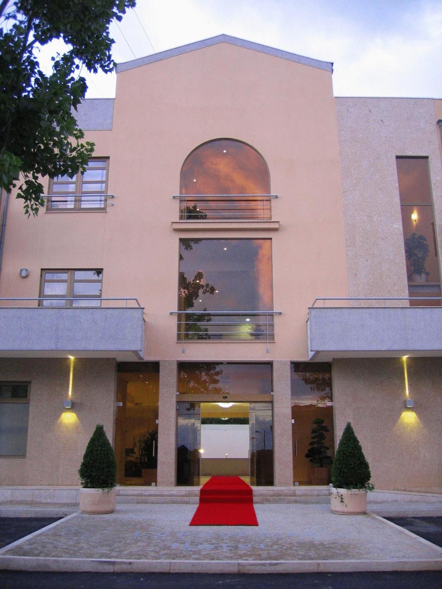 איזמוריס Hotel La Fontaine מראה חיצוני תמונה